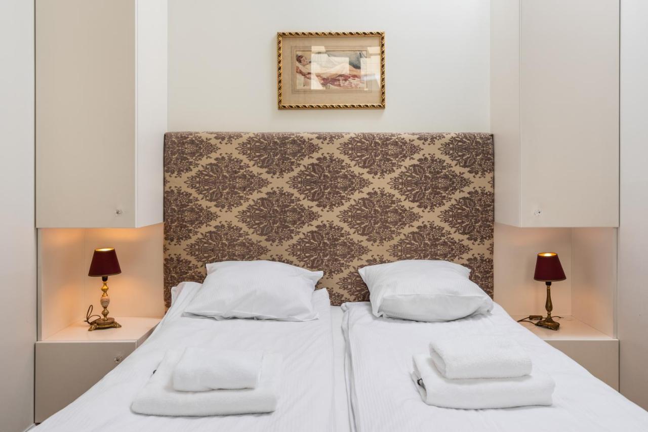 Classy Old Town Suites - By Upstairs Krakow Bagian luar foto