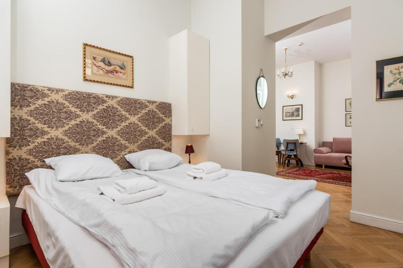 Classy Old Town Suites - By Upstairs Krakow Bagian luar foto